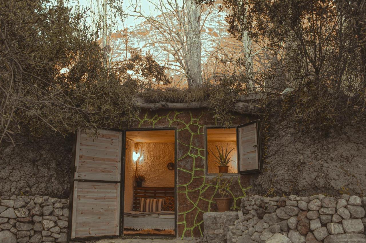 Camping Hobbit Village Dana